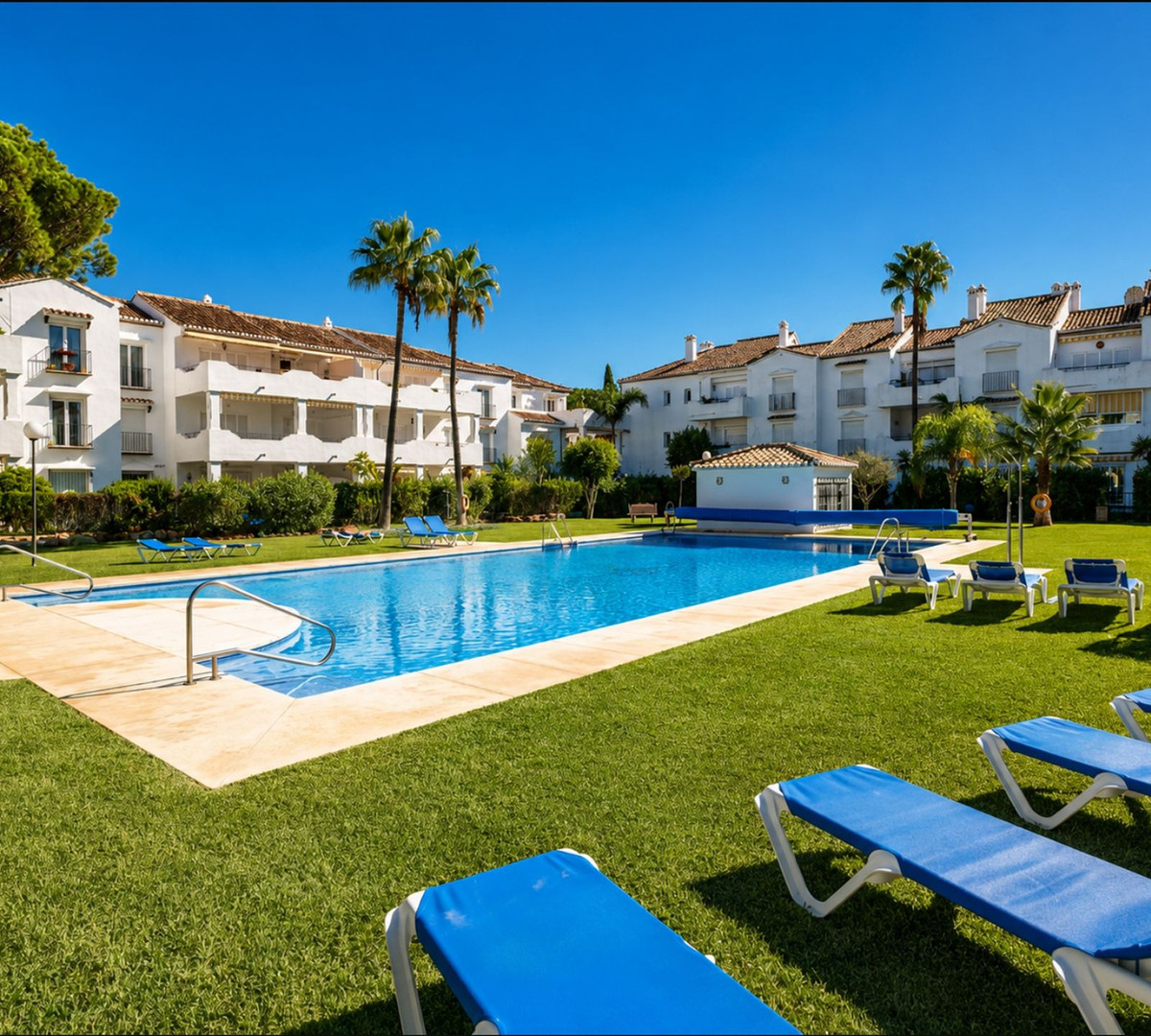 Duplex te koop in Estepona | 3 slaapkamers H5441479