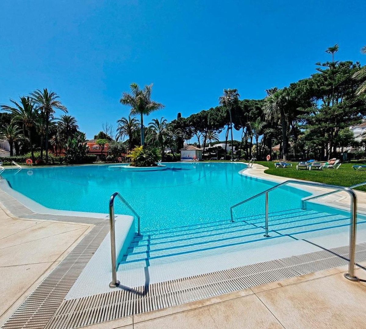 Duplex te koop in Estepona | 3 slaapkamers H5441479
