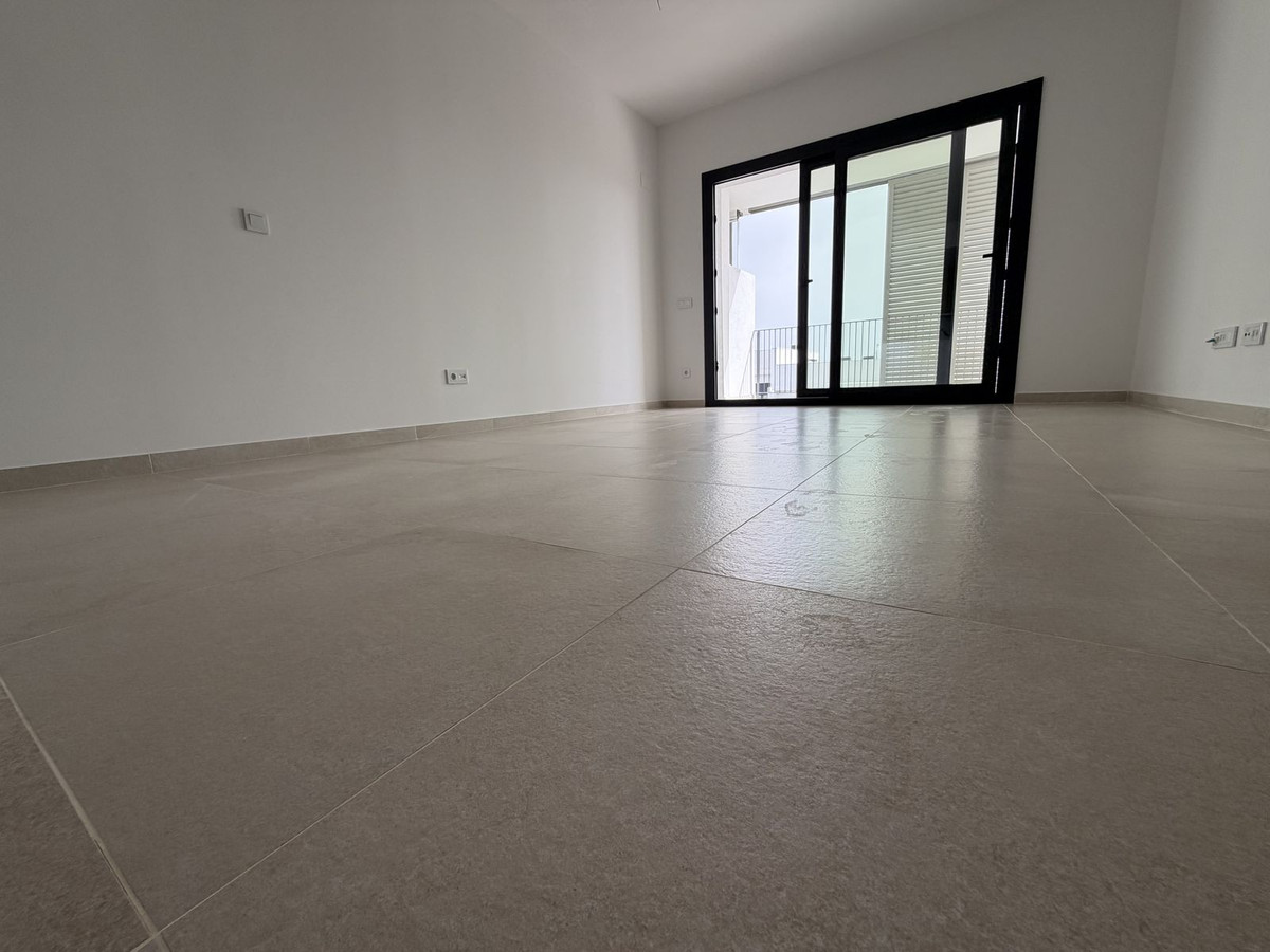 Appartement te koop in Estepona | 2 slaapkamers H5441944