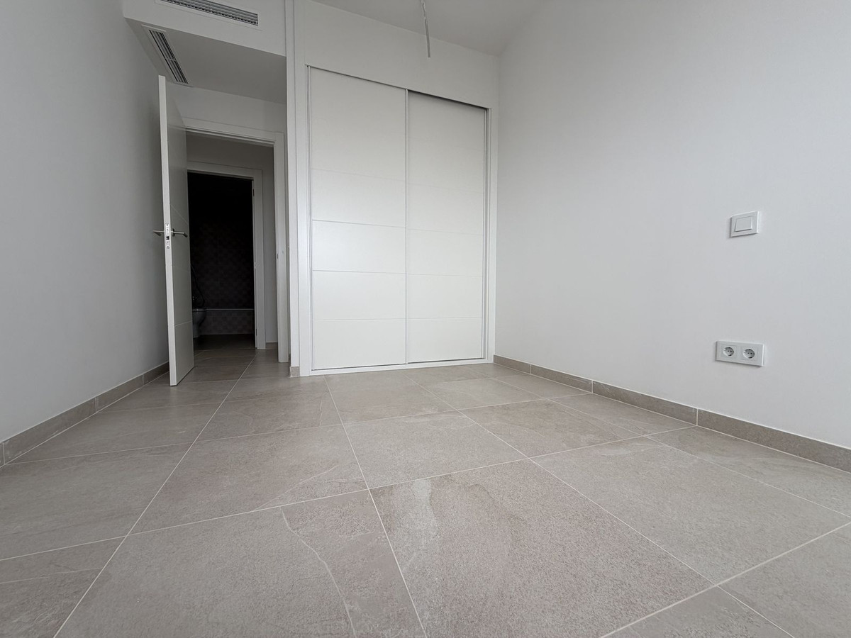 Appartement te koop in Estepona | 2 slaapkamers H5441944