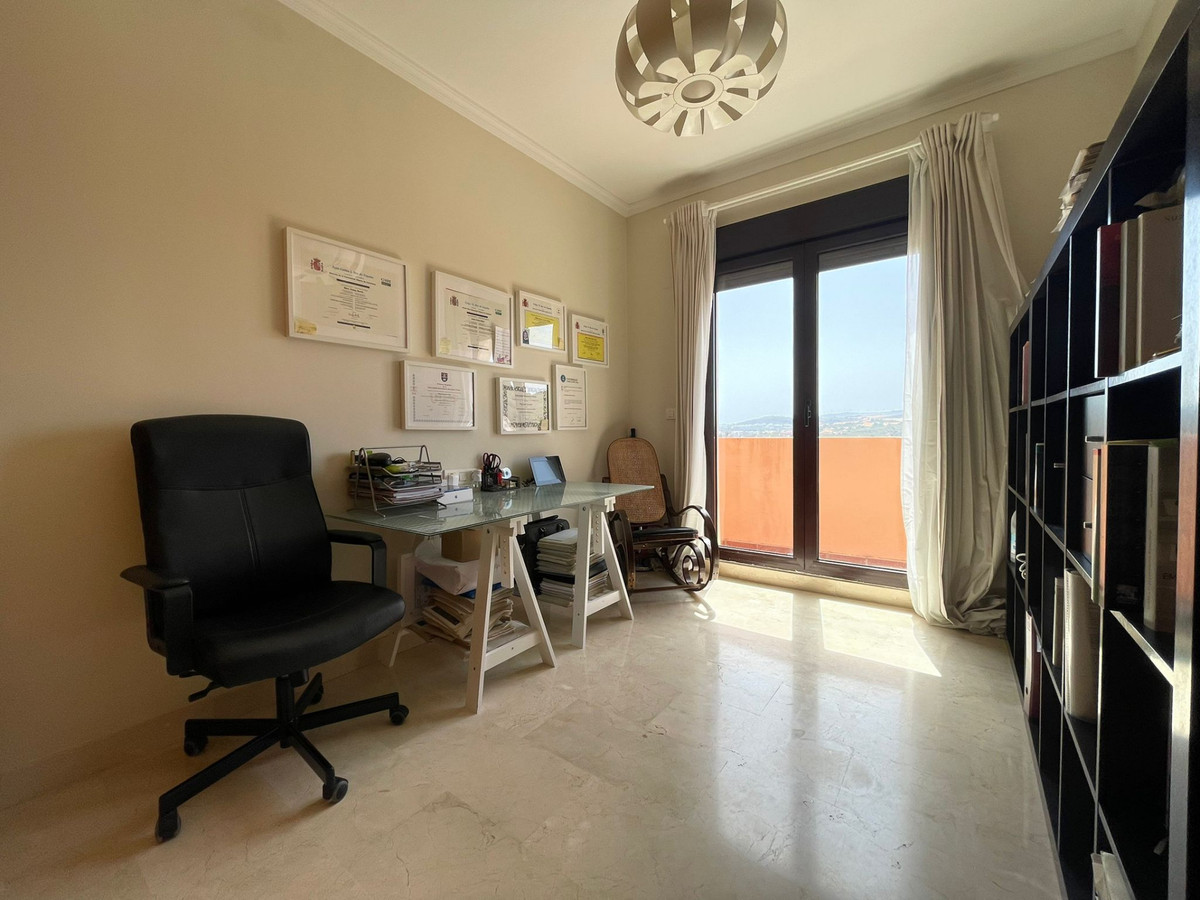 Appartement te koop in Estepona | 3 slaapkamers H5443834