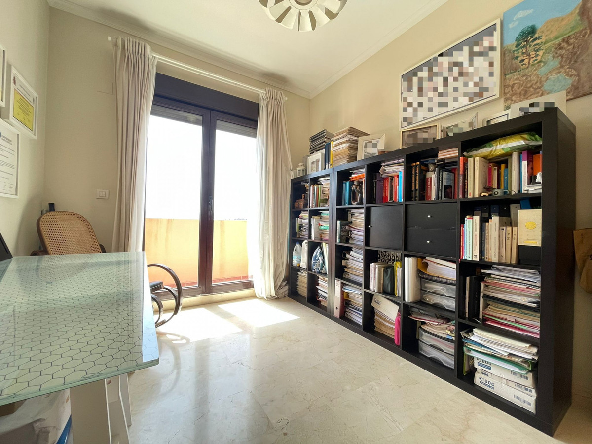 Appartement te koop in Estepona | 3 slaapkamers H5443834