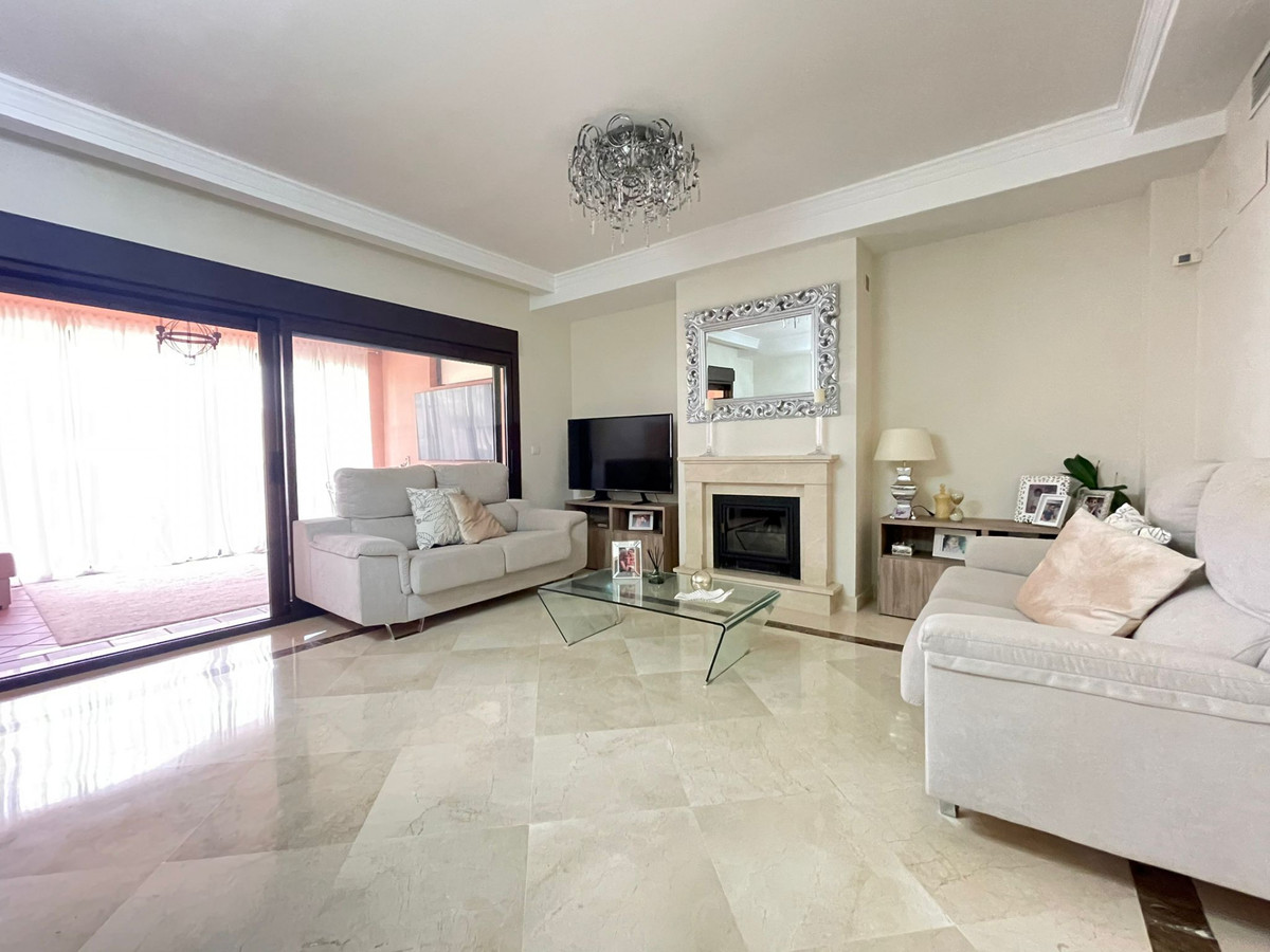 Appartement te koop in Estepona | 3 slaapkamers H5443834