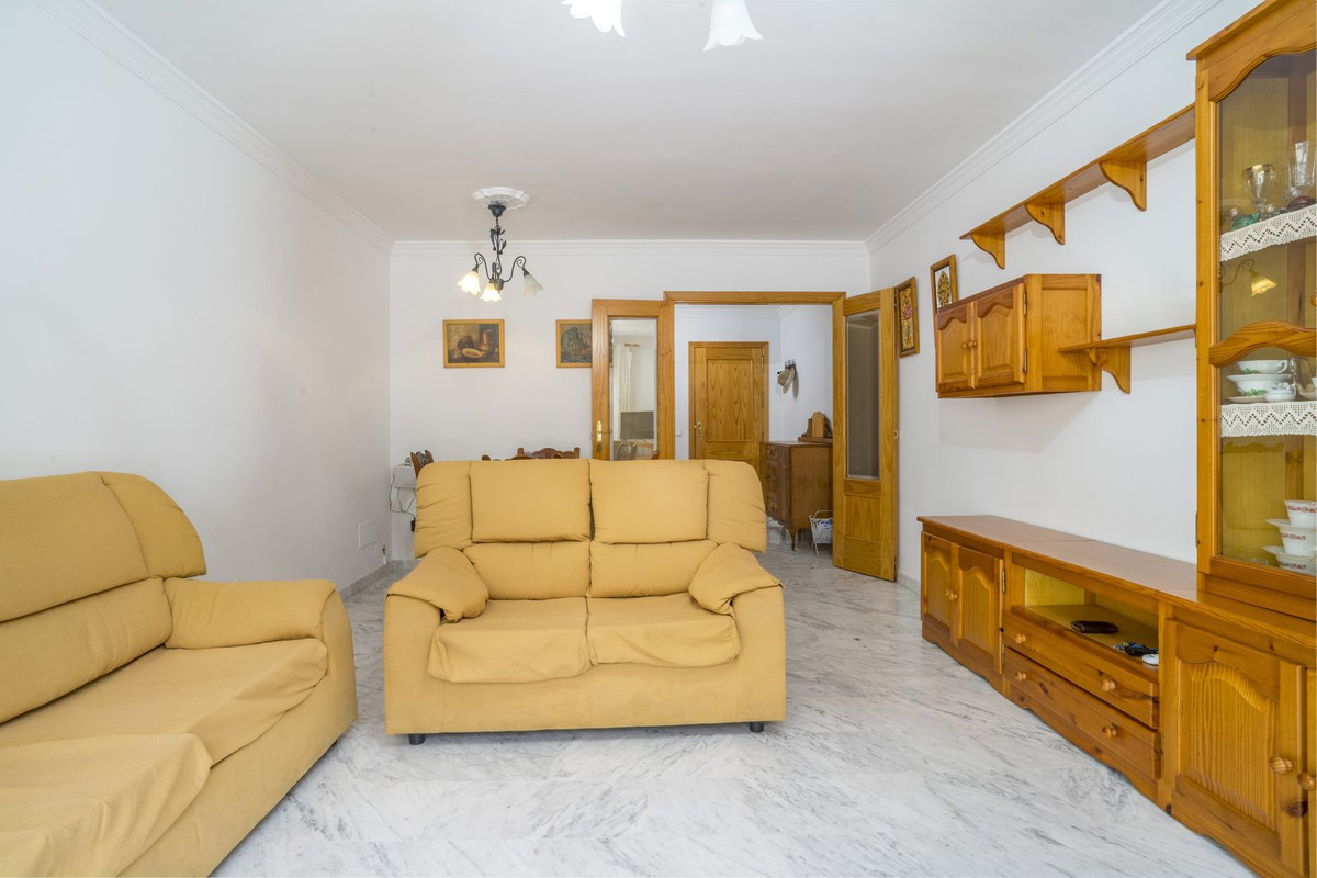 Appartement te koop in Estepona | 3 slaapkamers H5444017