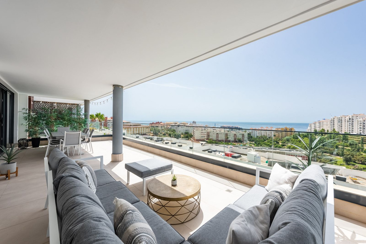 Appartement te koop in Estepona | 4 slaapkamers H5444263