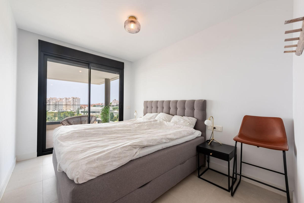 Appartement te koop in Estepona | 4 slaapkamers H5444263