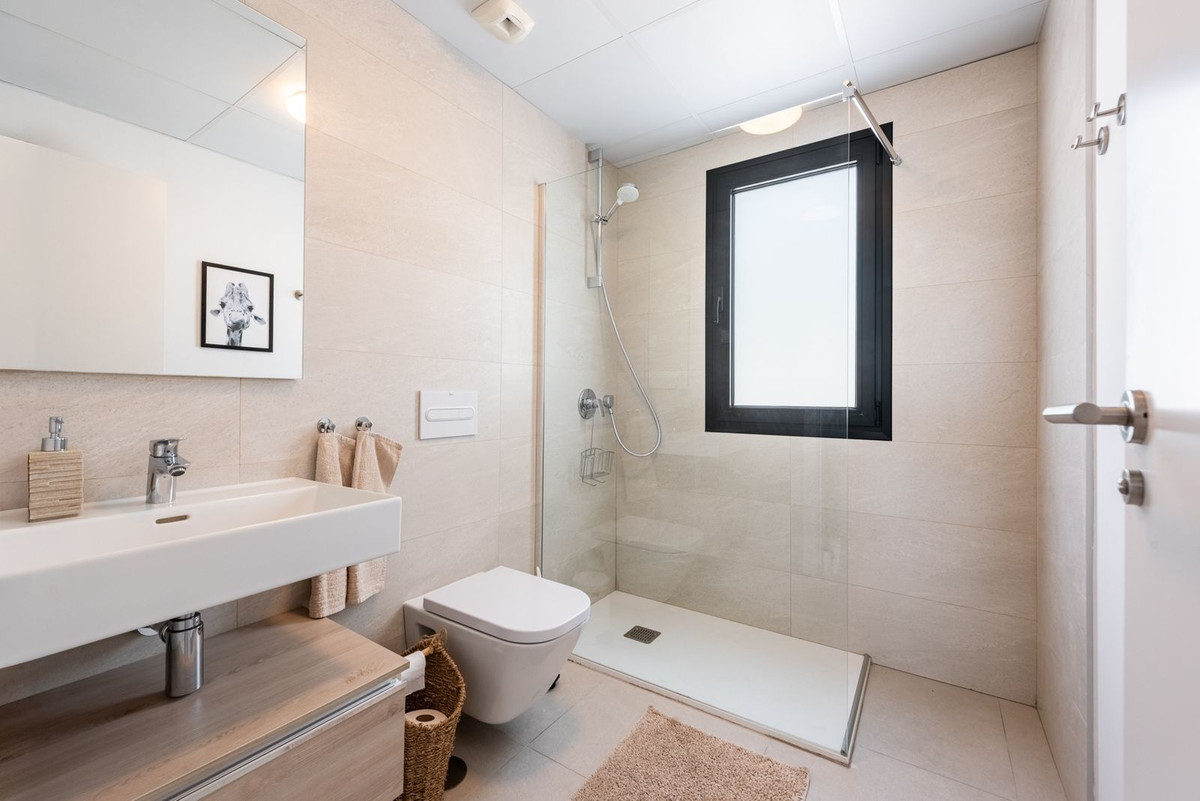 Appartement te koop in Estepona | 4 slaapkamers H5444263