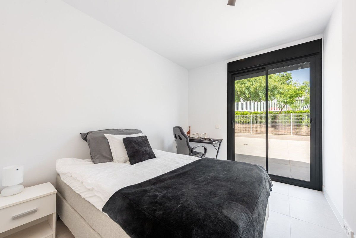 Appartement te koop in Estepona | 4 slaapkamers H5444263