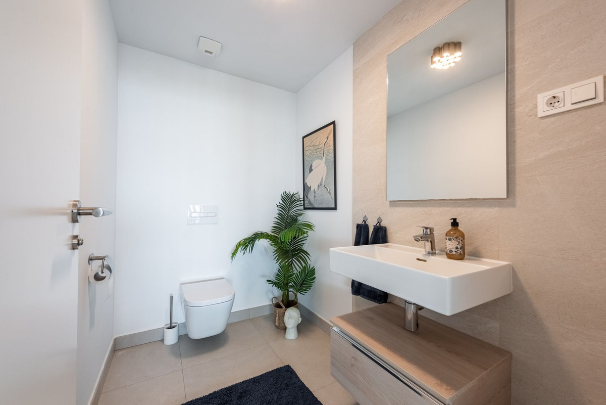 Appartement te koop in Estepona | 4 slaapkamers H5444263