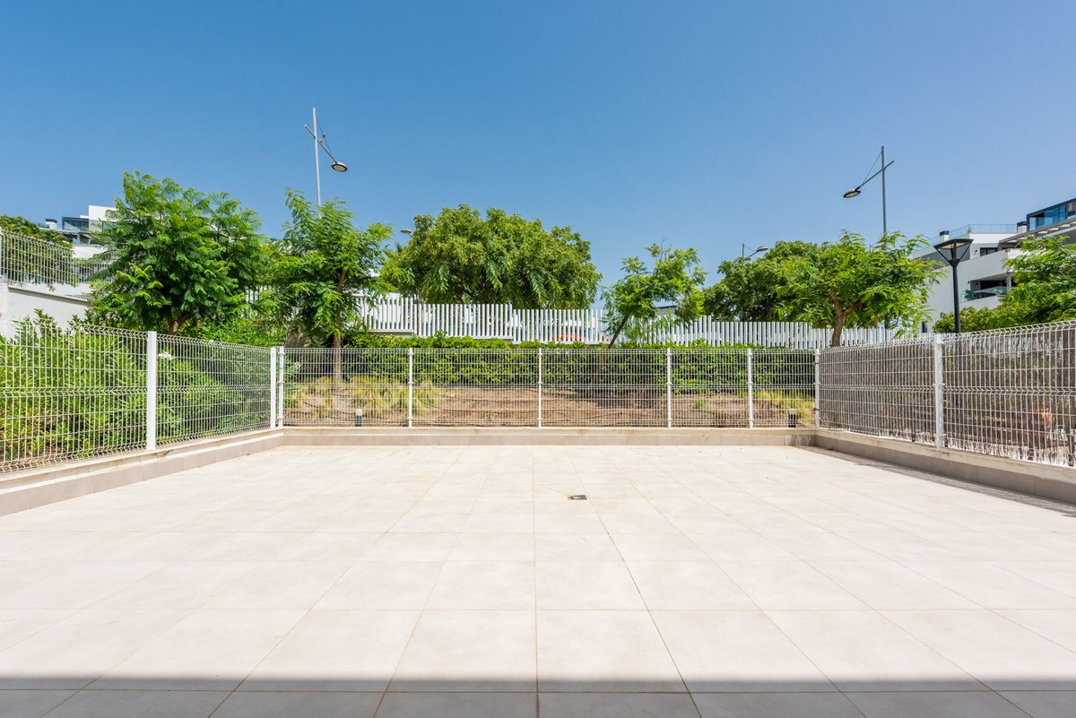 Appartement te koop in Estepona | 4 slaapkamers H5444263