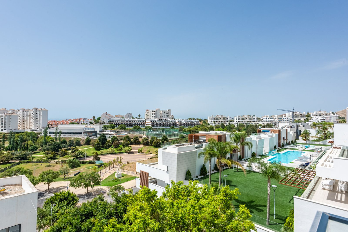 Appartement te koop in Estepona | 4 slaapkamers H5444263
