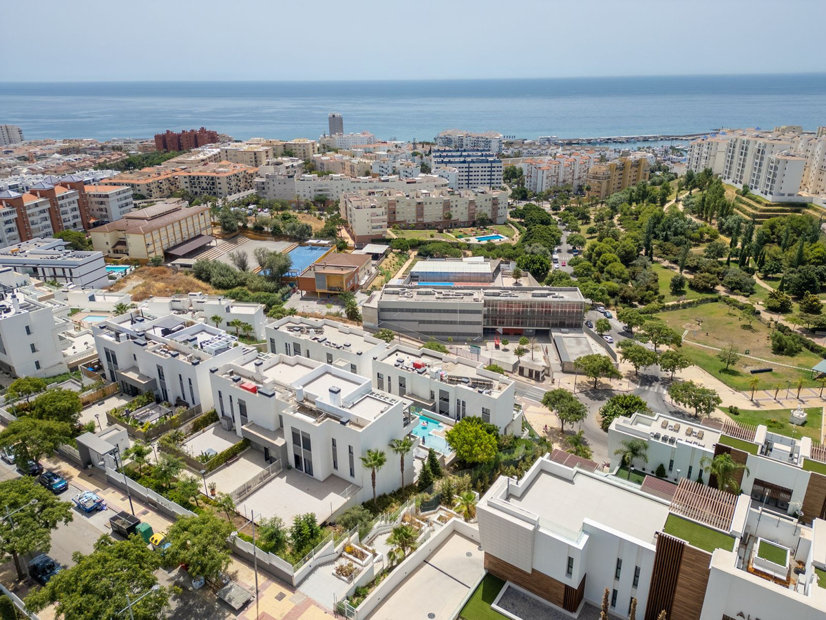 Appartement te koop in Estepona | 4 slaapkamers H5444263