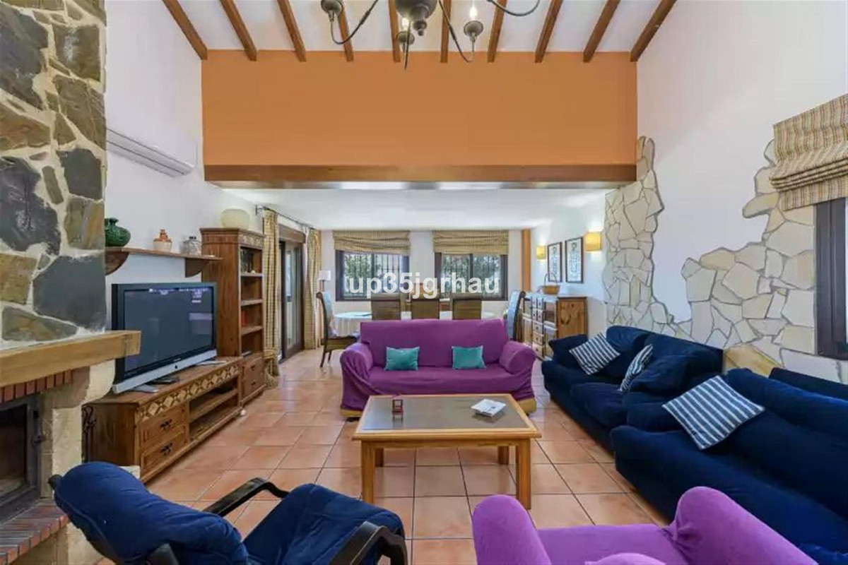 Appartement te koop in Estepona | 6 slaapkamers H5444815
