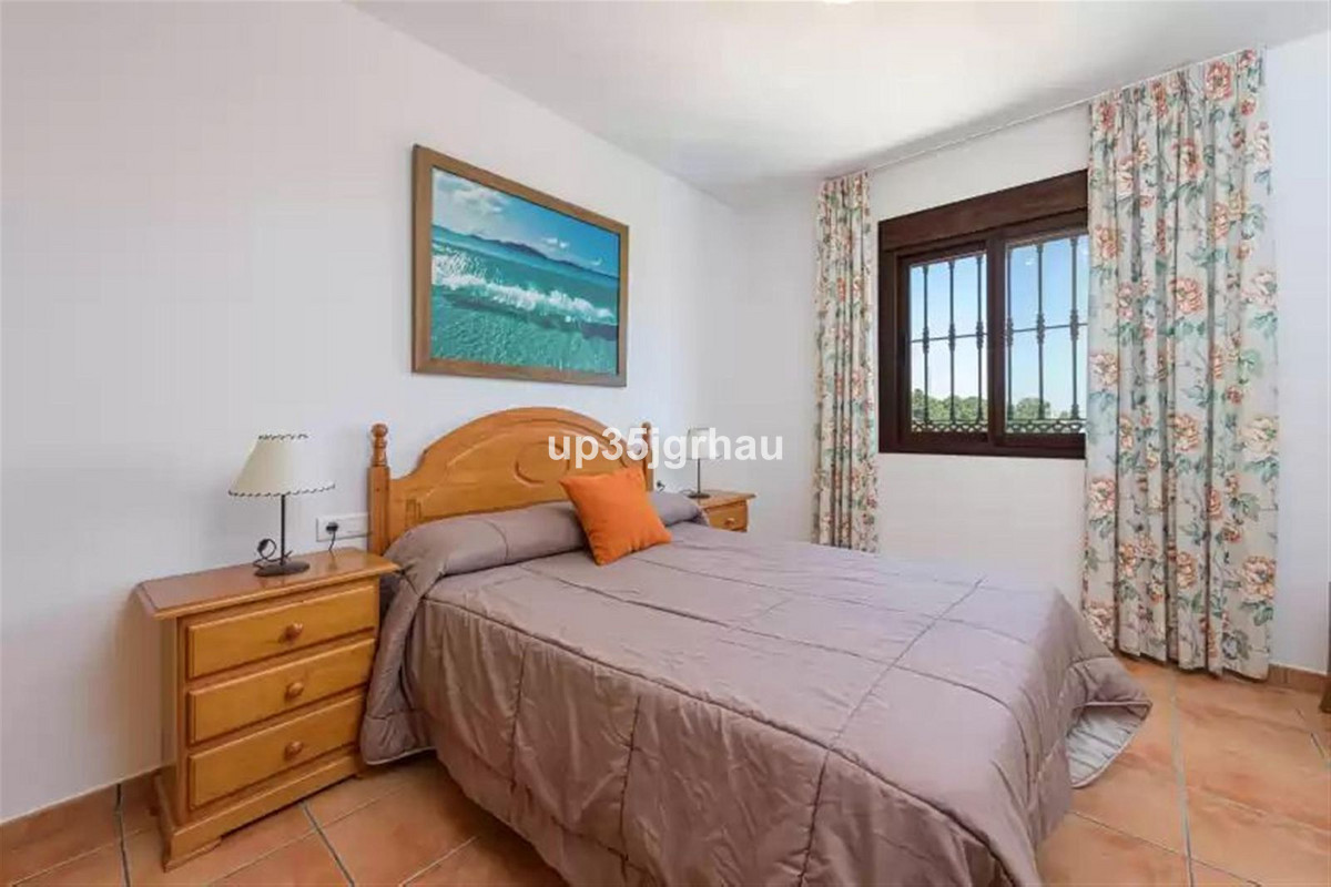 Appartement te koop in Estepona | 6 slaapkamers H5444815