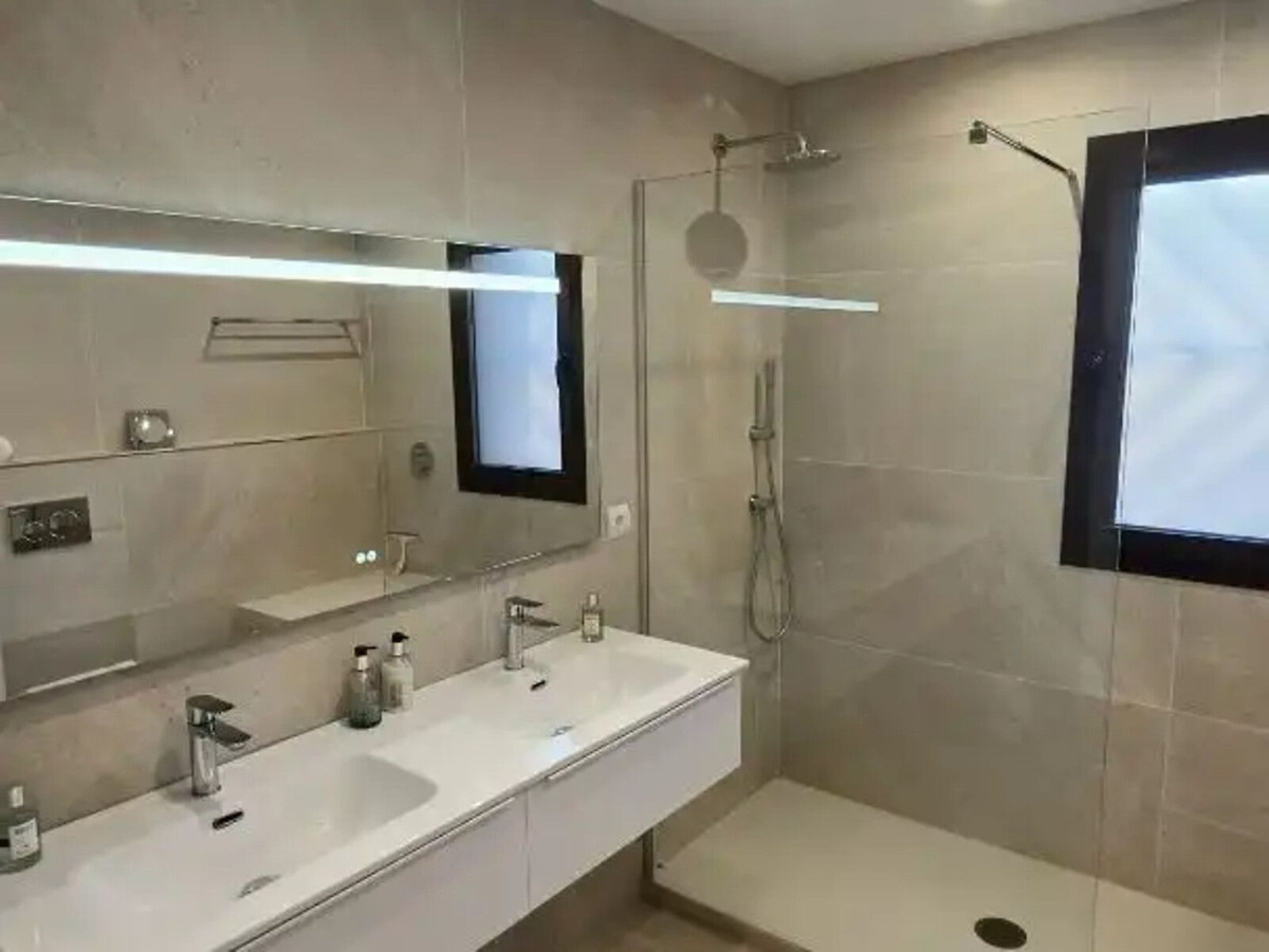 Appartement te koop in Estepona | 3 slaapkamers H5445253