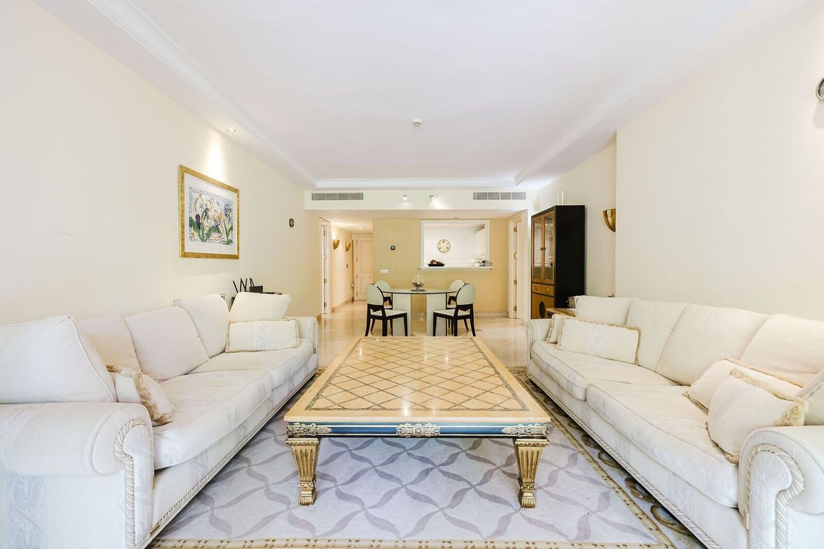 Appartement te koop in Estepona | 2 slaapkamers H5445256