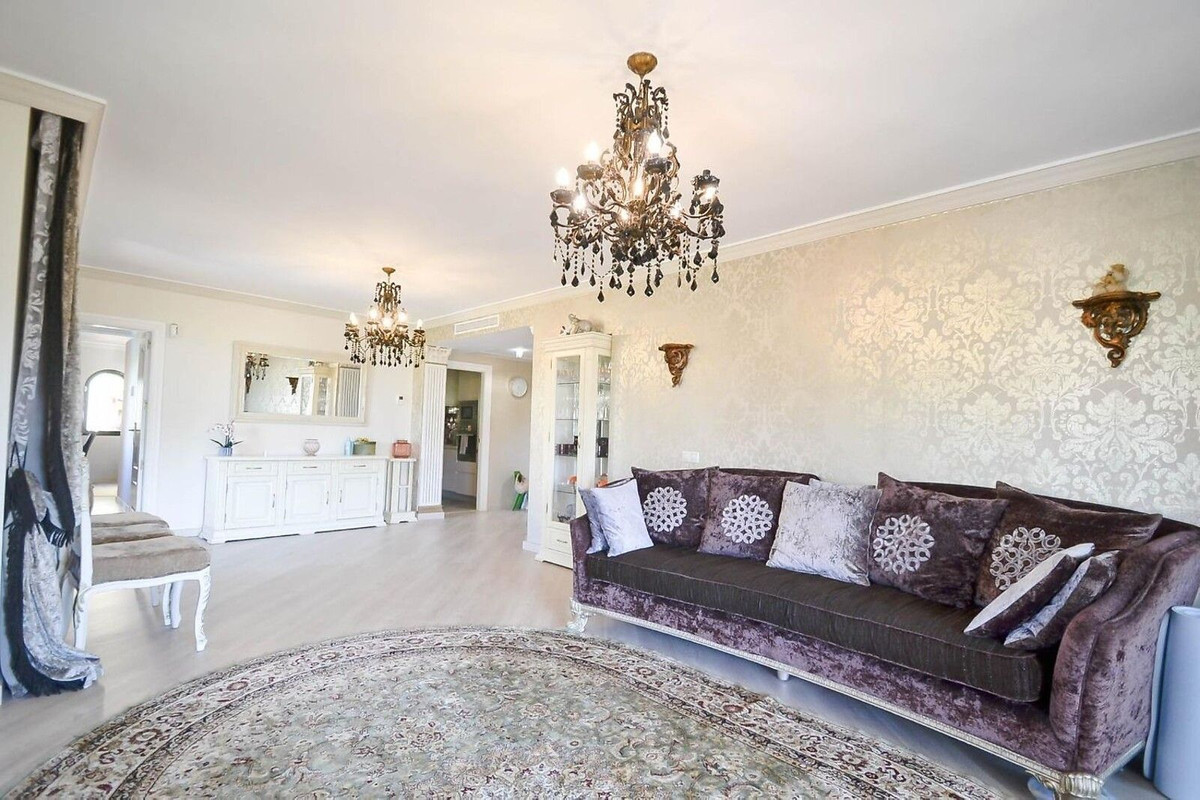 Appartement te koop in Estepona | 3 slaapkamers H5445262