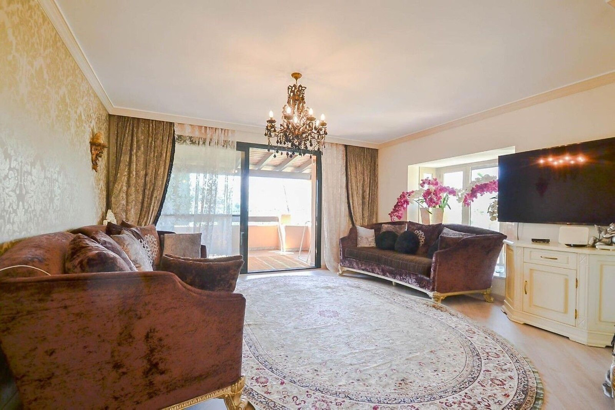 Appartement te koop in Estepona | 3 slaapkamers H5445262