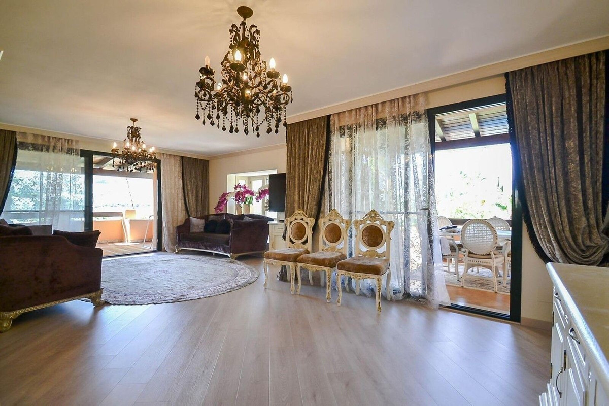 Appartement te koop in Estepona | 3 slaapkamers H5445262