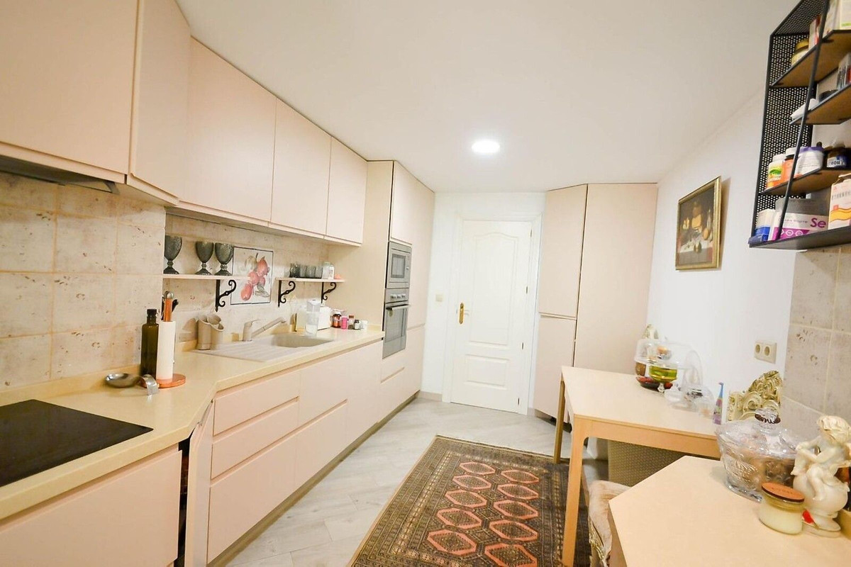 Appartement te koop in Estepona | 3 slaapkamers H5445262