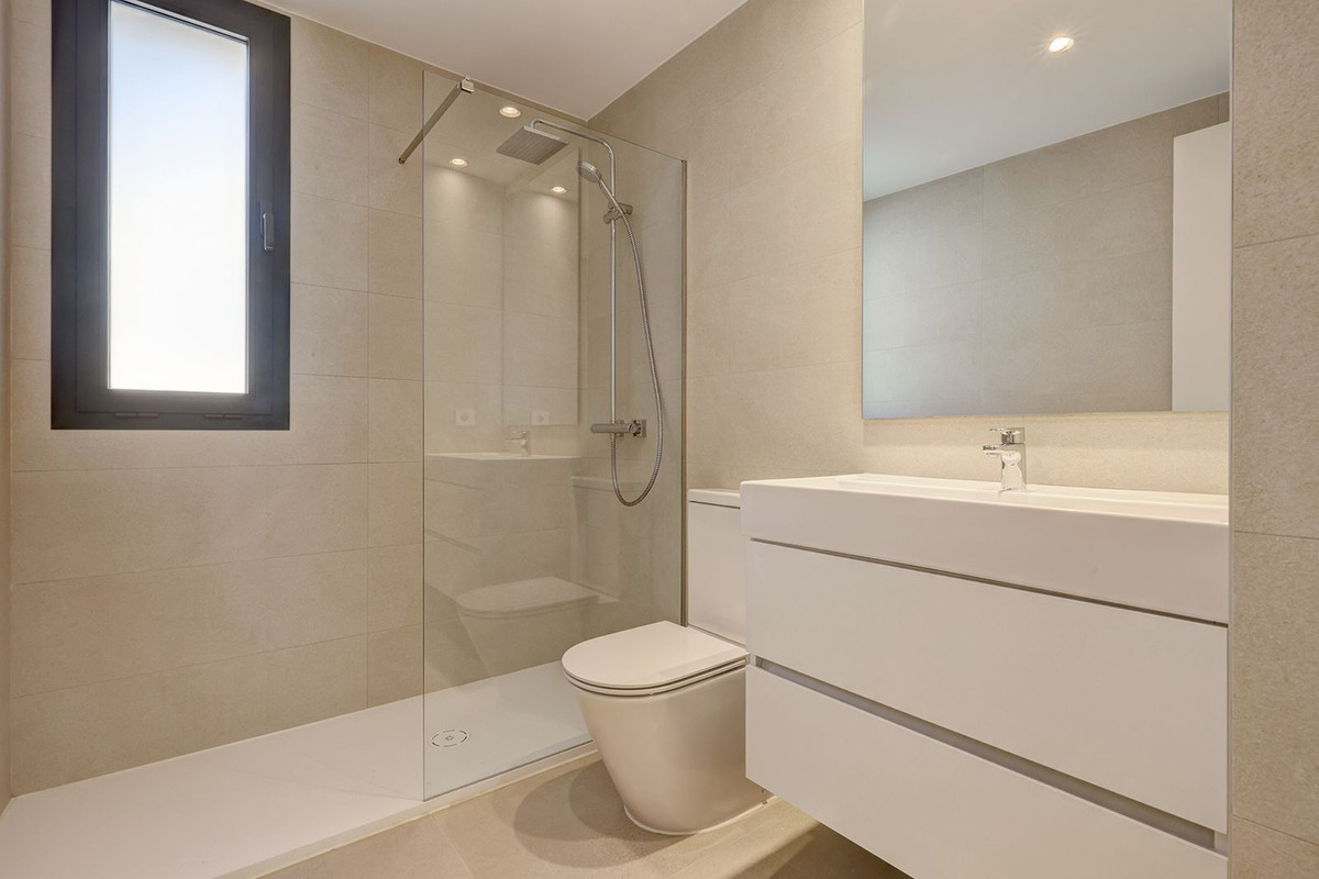 Duplex te koop in Estepona | 3 slaapkamers H5446312