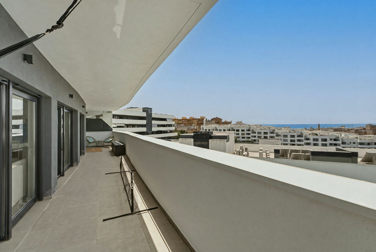 Penthouse te koop in Estepona | 4 slaapkamers H5447593