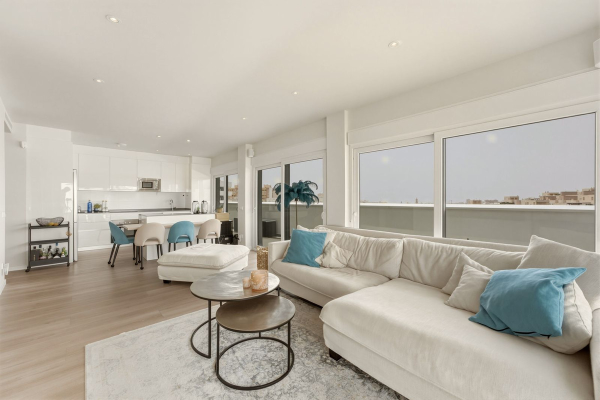 Penthouse te koop in Estepona | 4 slaapkamers H5447593