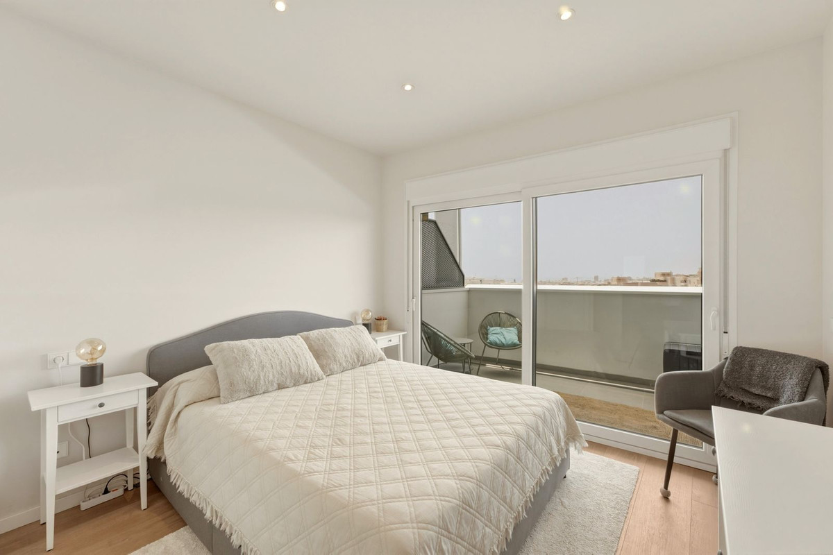 Penthouse te koop in Estepona | 4 slaapkamers H5447593