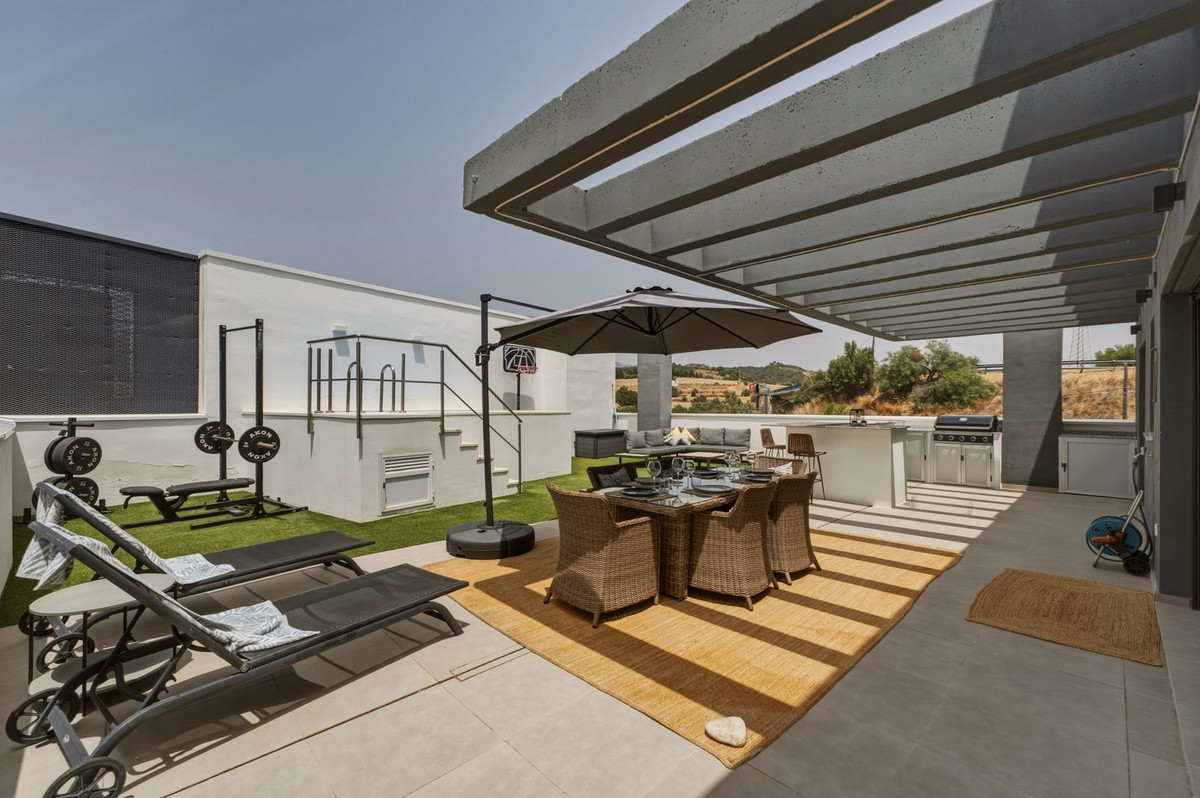Penthouse te koop in Estepona | 4 slaapkamers H5447593