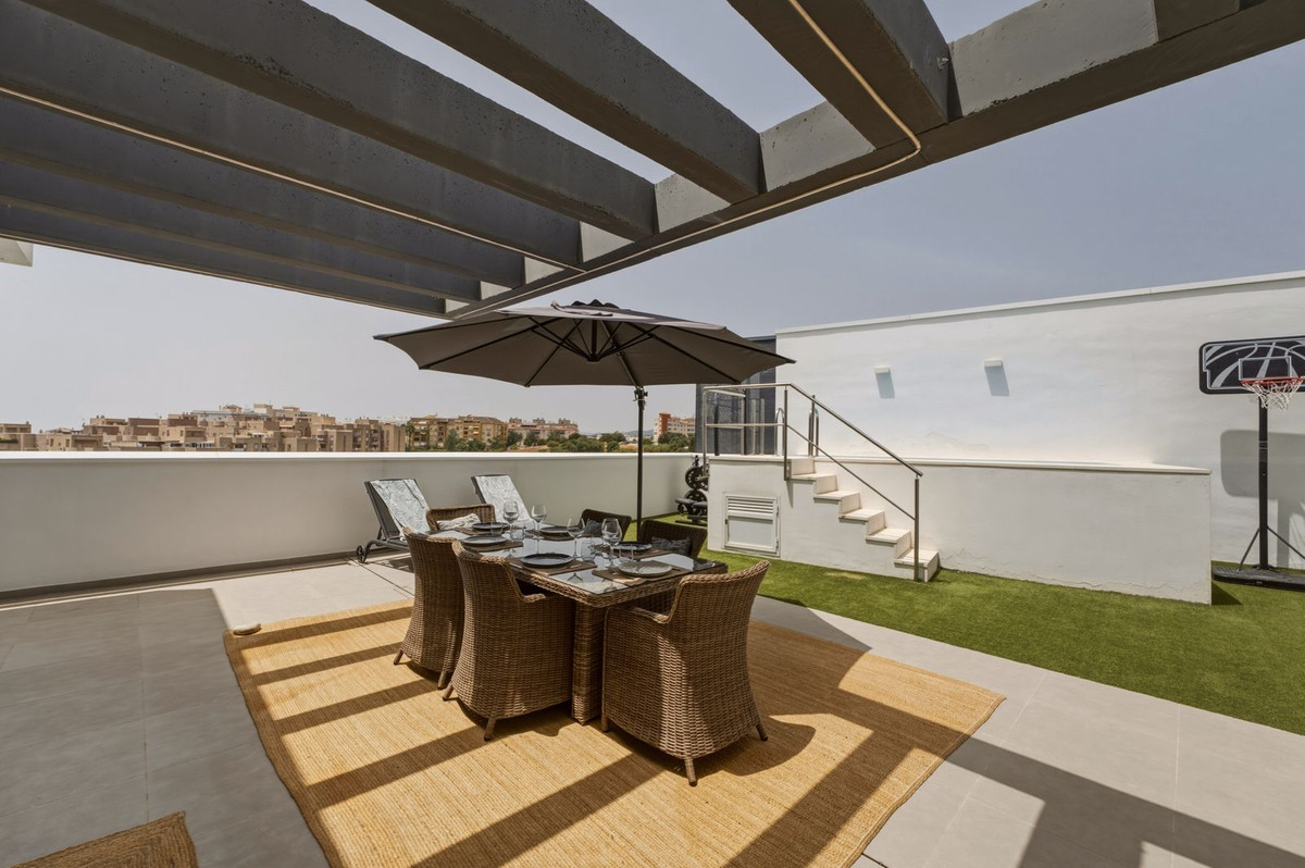Penthouse te koop in Estepona | 4 slaapkamers H5447593