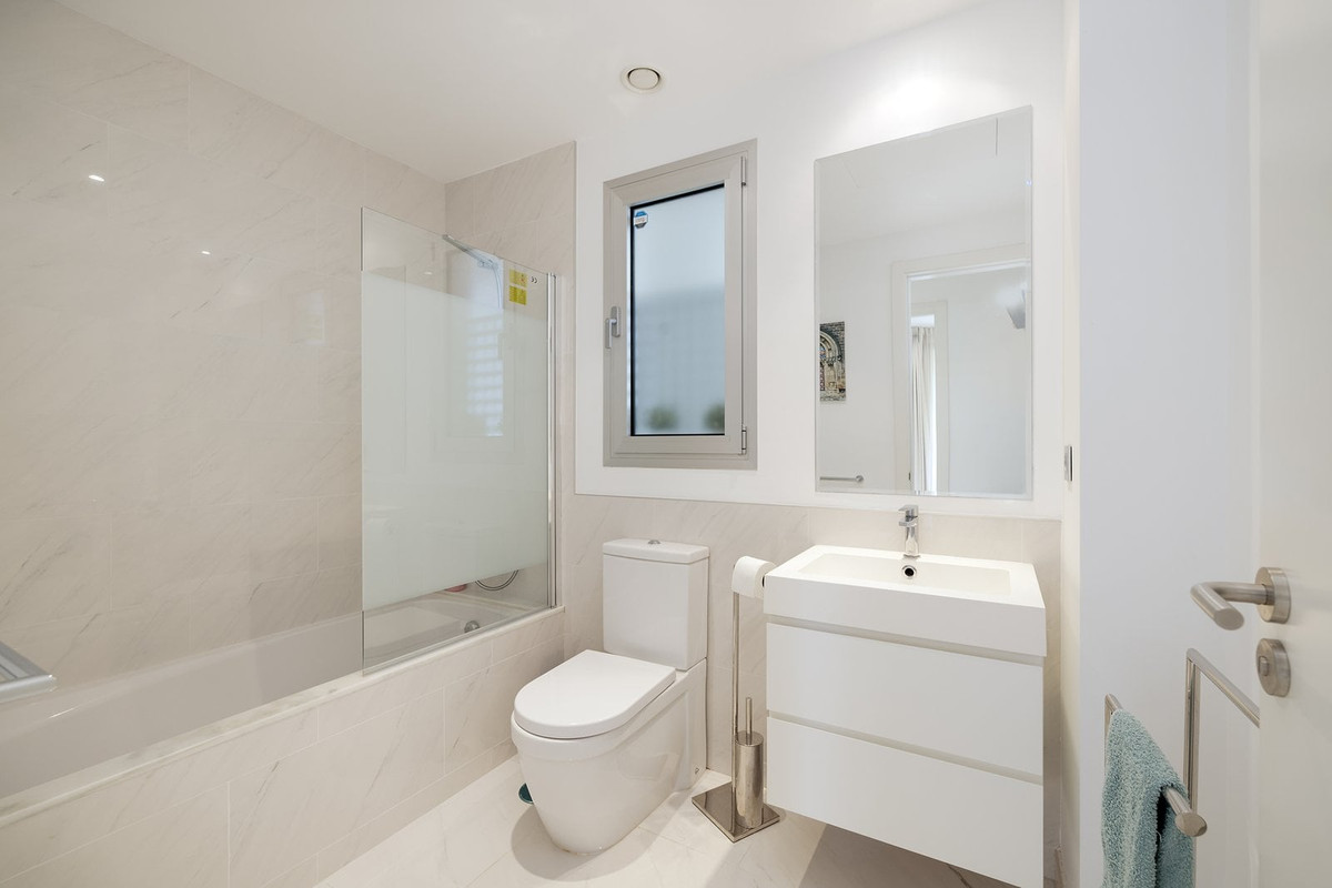 Appartement te koop in Estepona | 3 slaapkamers H5447716