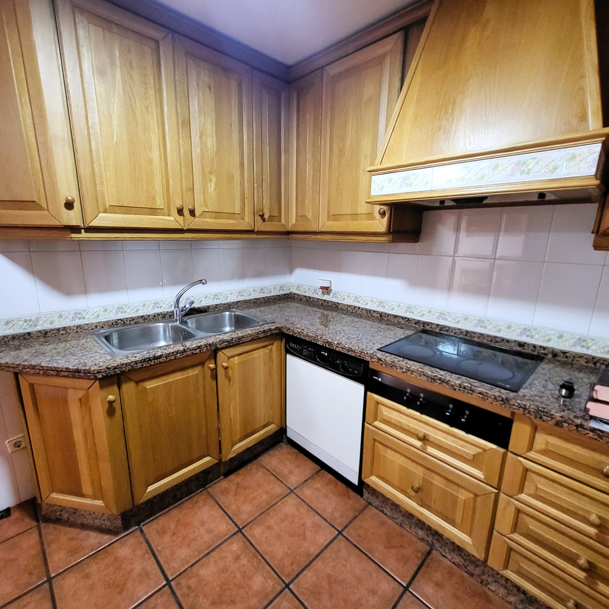 Appartement te koop in Estepona | 4 slaapkamers H5448673