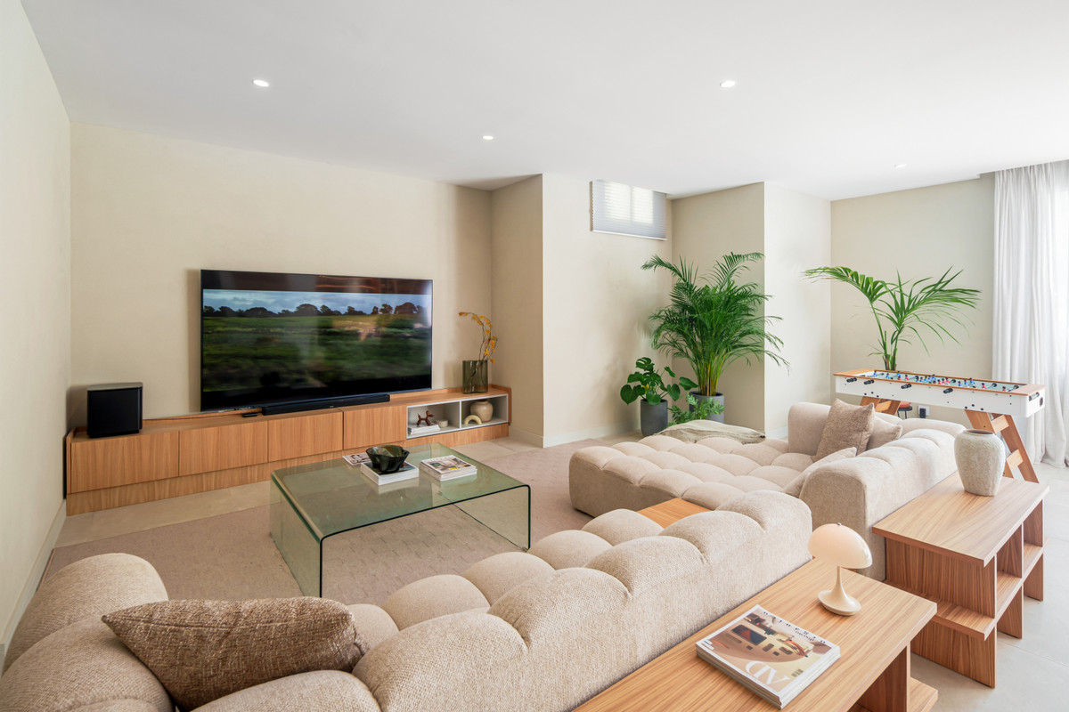 Appartement te koop in Estepona | 4 slaapkamers H5450167