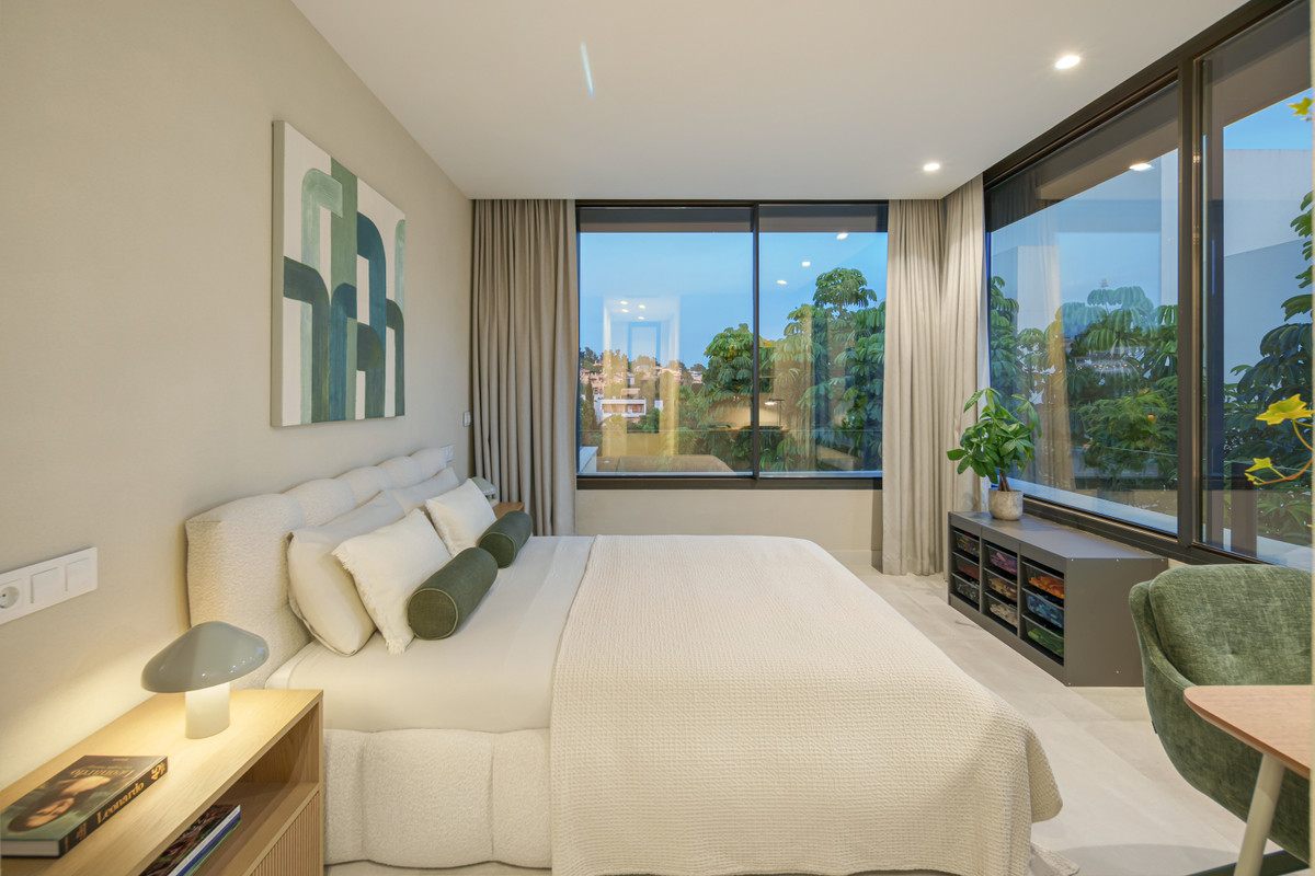Appartement te koop in Estepona | 4 slaapkamers H5450167