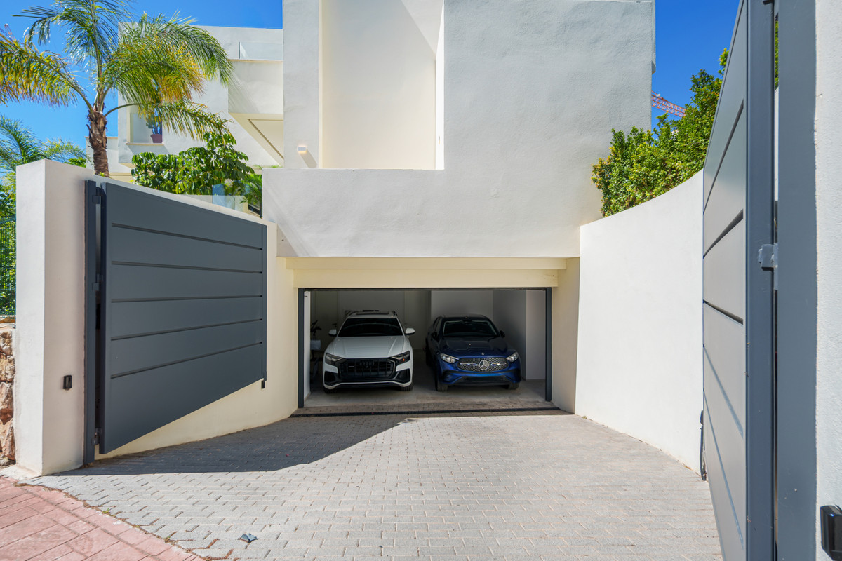 Appartement te koop in Estepona | 4 slaapkamers H5450167