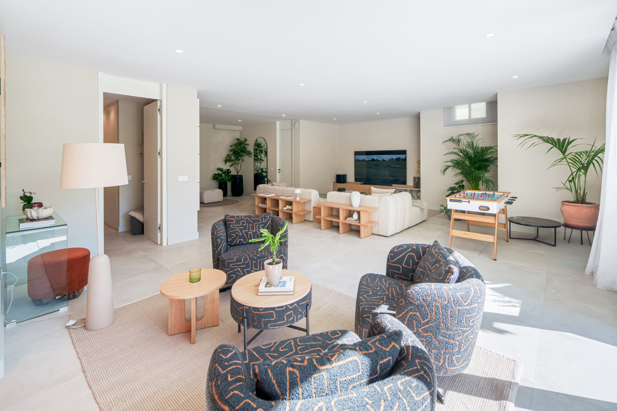 Appartement te koop in Estepona | 4 slaapkamers H5450167