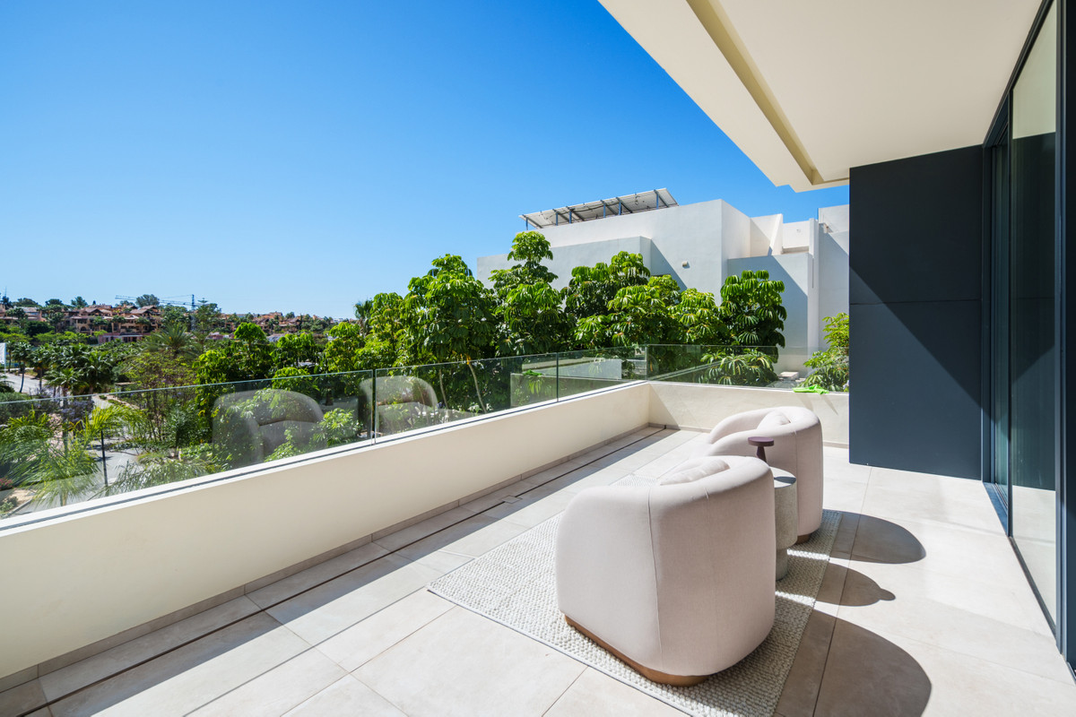 Appartement te koop in Estepona | 4 slaapkamers H5450167