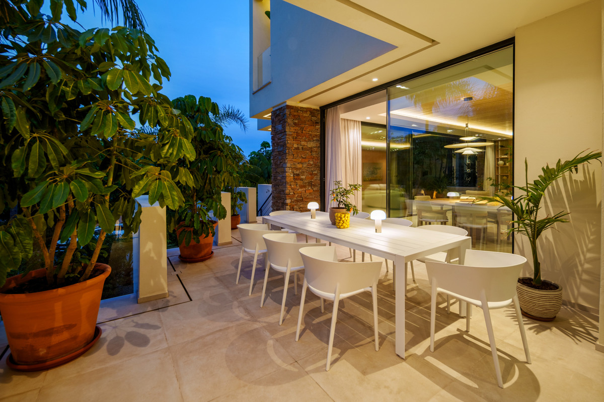 Appartement te koop in Estepona | 4 slaapkamers H5450167