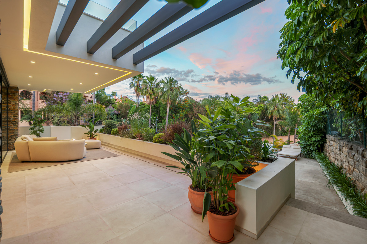 Appartement te koop in Estepona | 4 slaapkamers H5450167