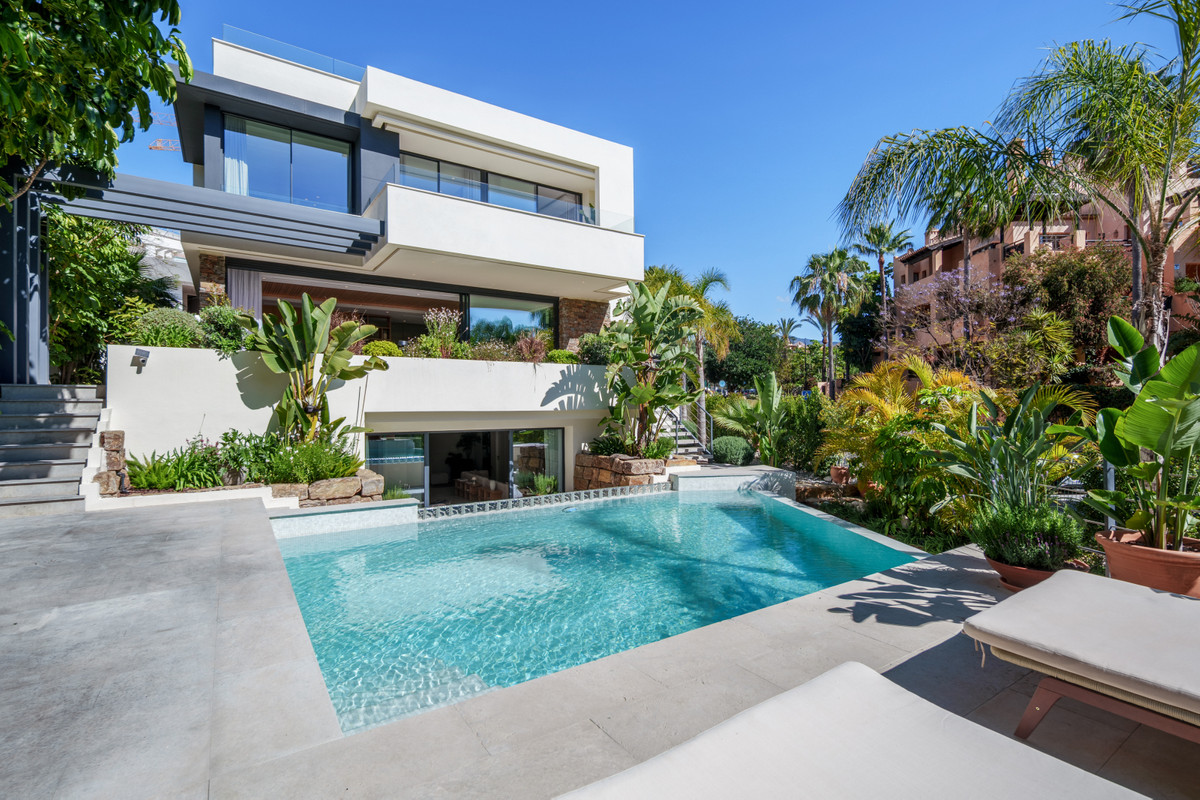 Appartement te koop in Estepona | 4 slaapkamers H5450167