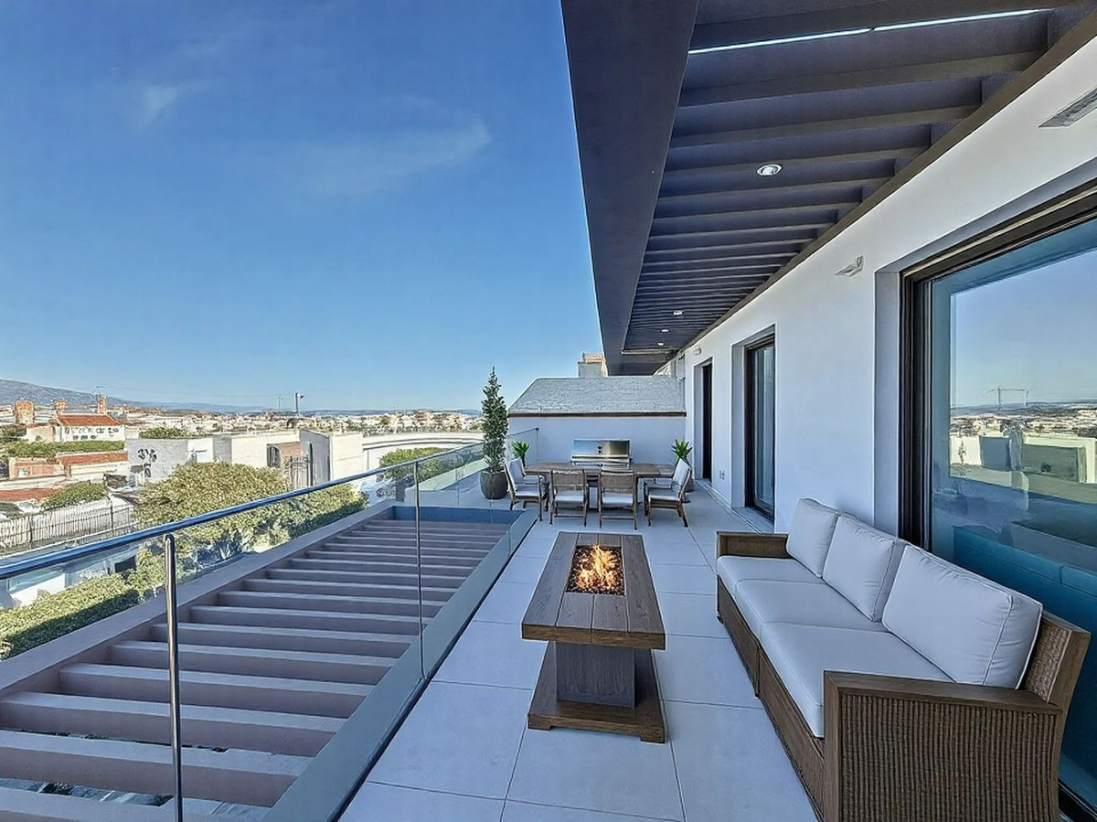 Appartement te koop in Estepona | 3 slaapkamers H5453488