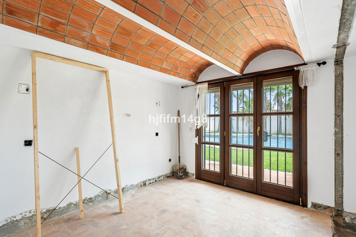 Appartement te koop in Estepona | 6 slaapkamers H5453968