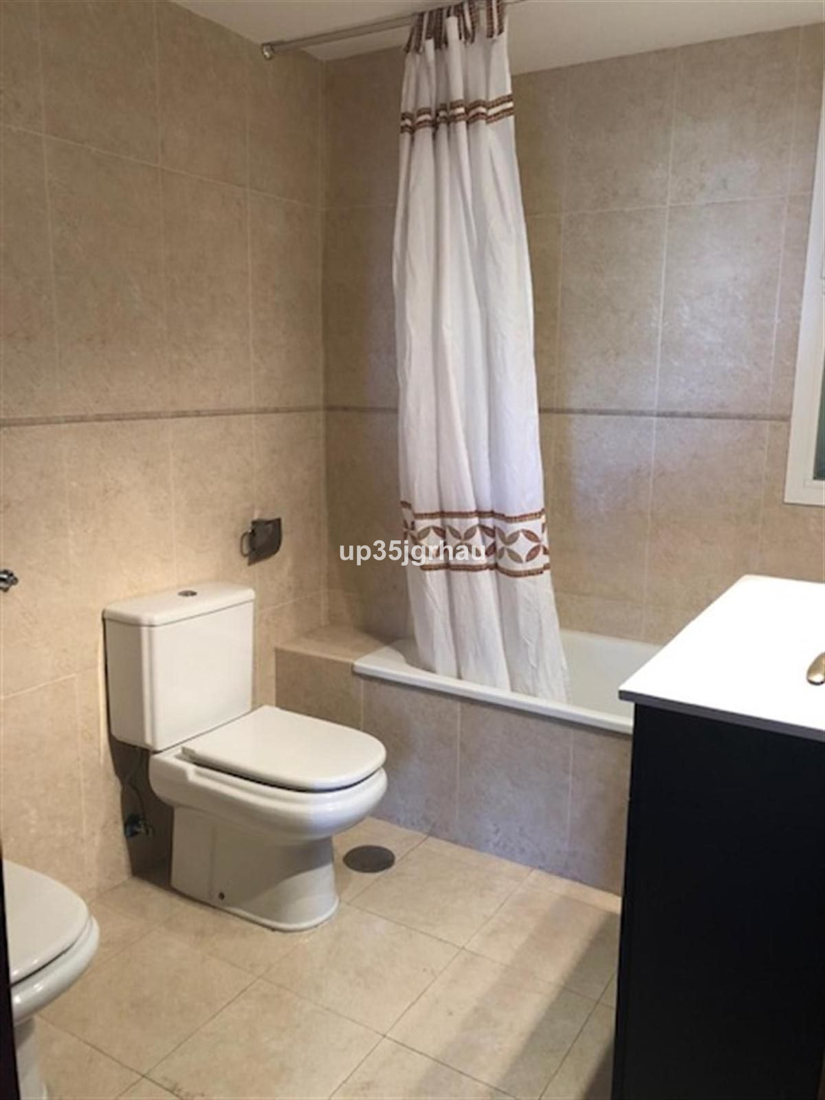 Huis te koop in Estepona | 2 slaapkamers H5455384