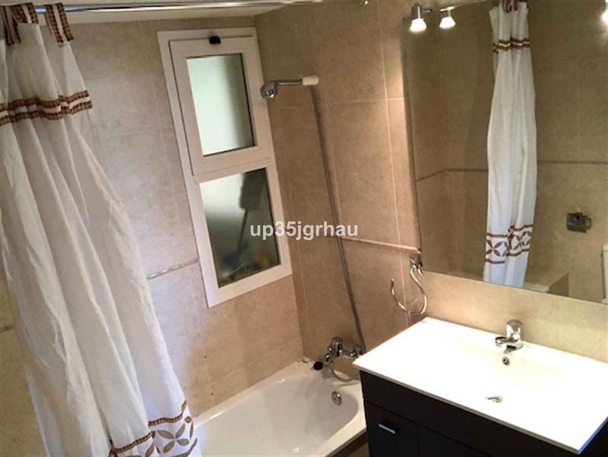 Huis te koop in Estepona | 2 slaapkamers H5455384