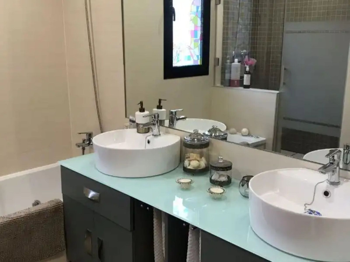 Appartement te koop in Estepona | 3 slaapkamers H5459620