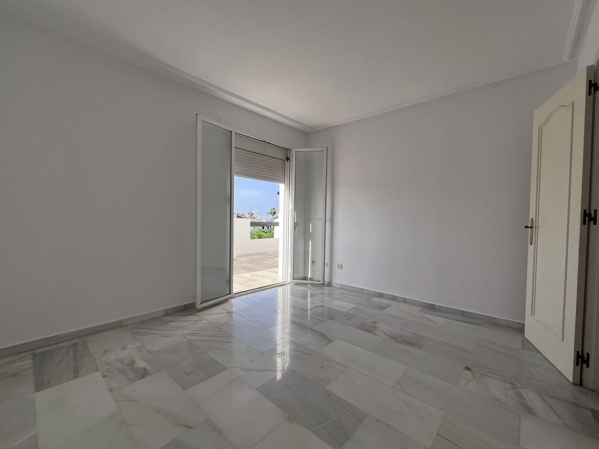 Duplex te koop in Estepona | 2 slaapkamers H5460193
