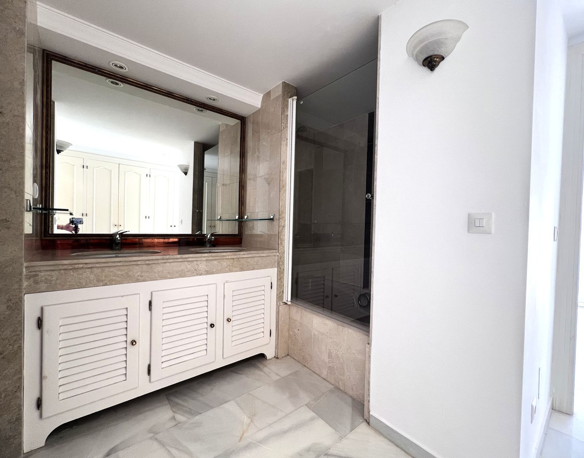 Duplex te koop in Estepona | 2 slaapkamers H5460193