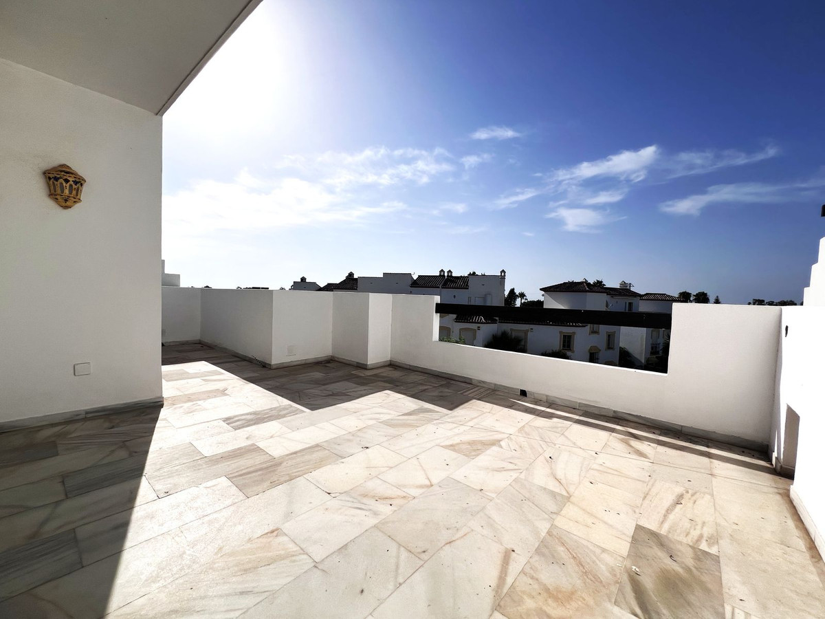 Duplex te koop in Estepona | 2 slaapkamers H5460193