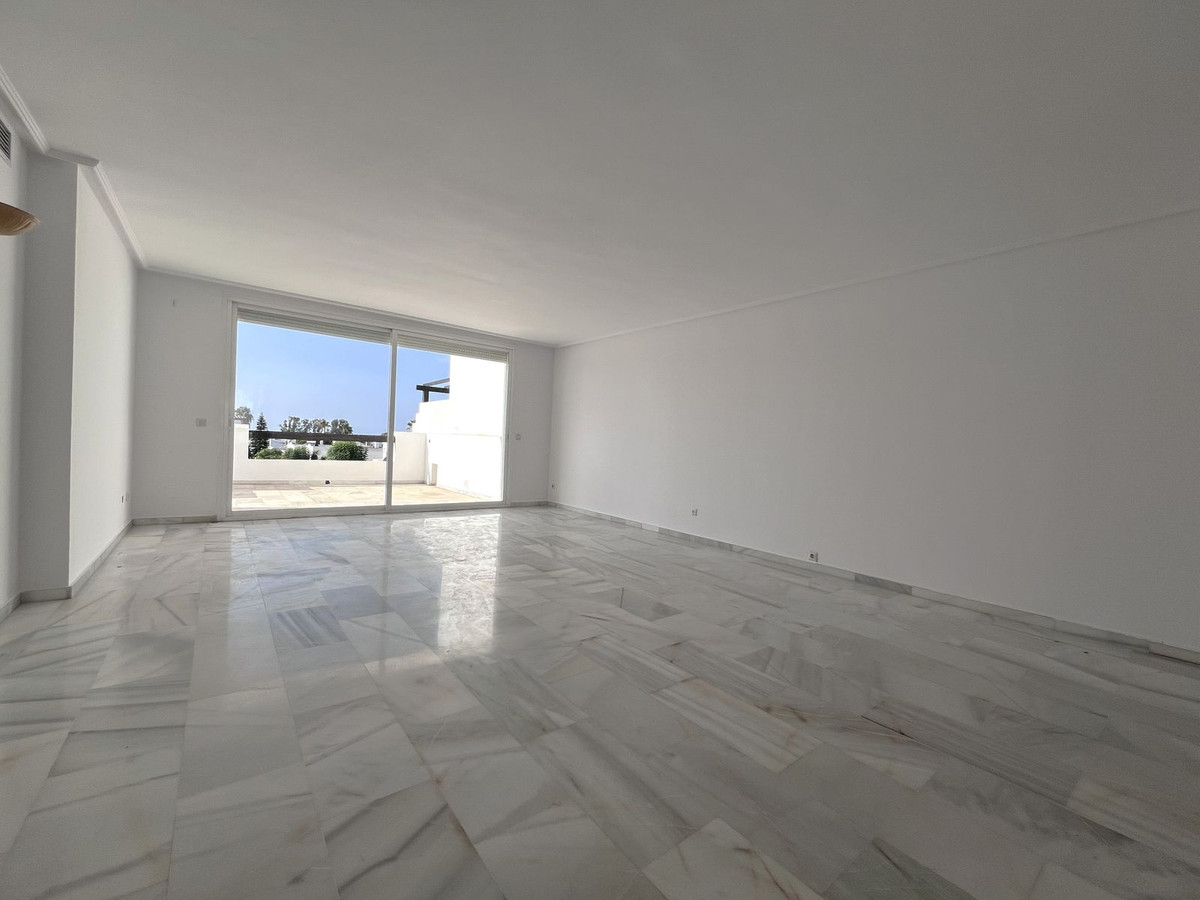 Duplex te koop in Estepona | 2 slaapkamers H5460193