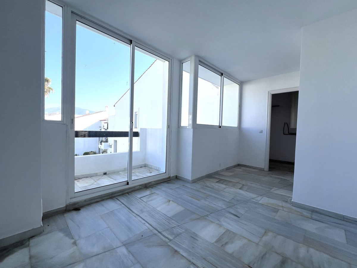 Duplex te koop in Estepona | 2 slaapkamers H5460193